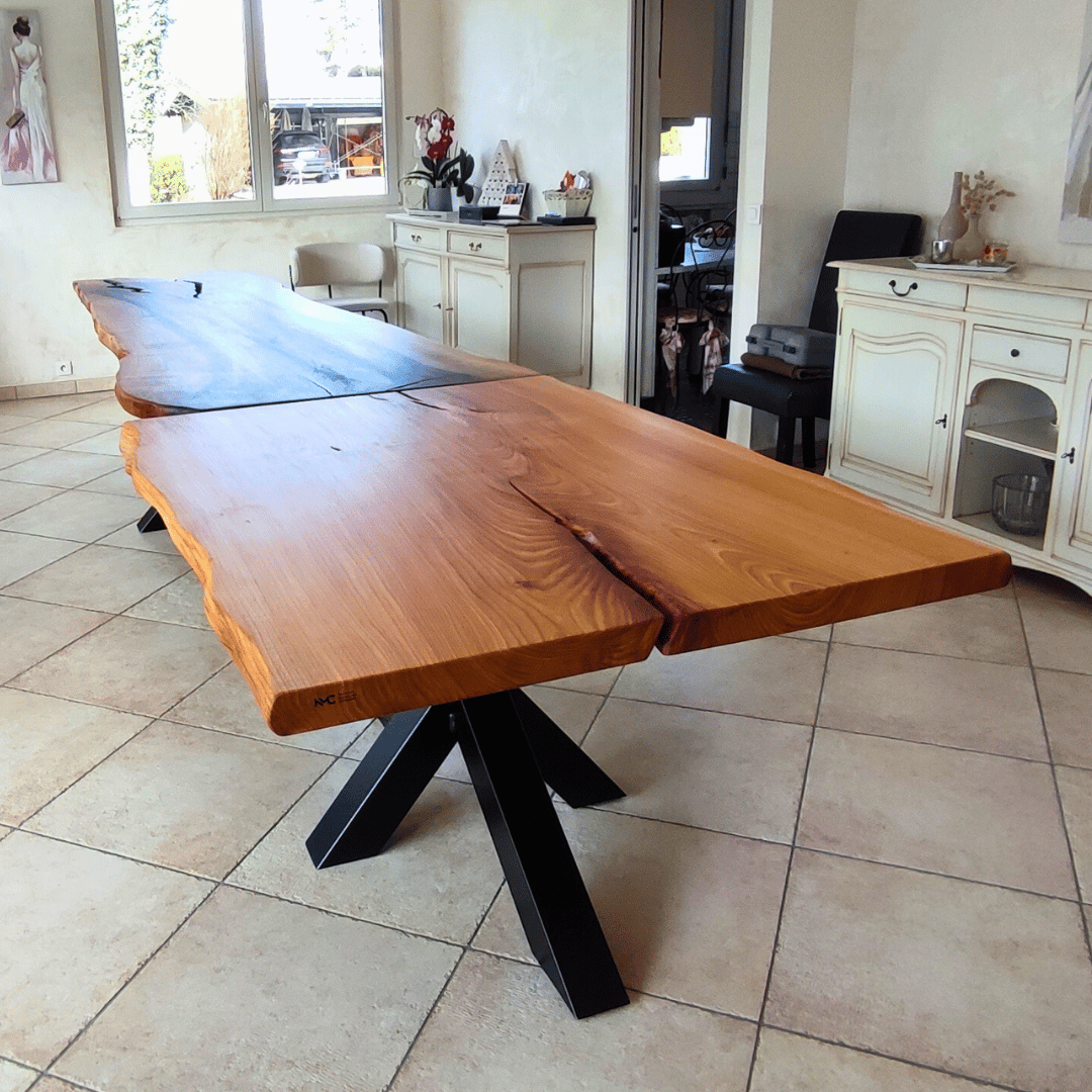 table exceptionnelle en orme massif de la région.